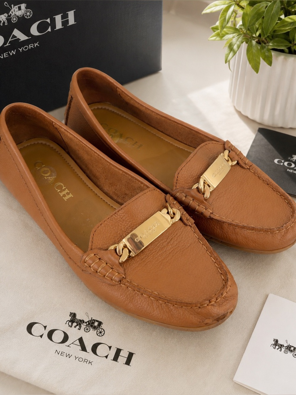 Coach Womens Leather Loafers Saddle Brown Gold Hardware Driver Flats Size 8
